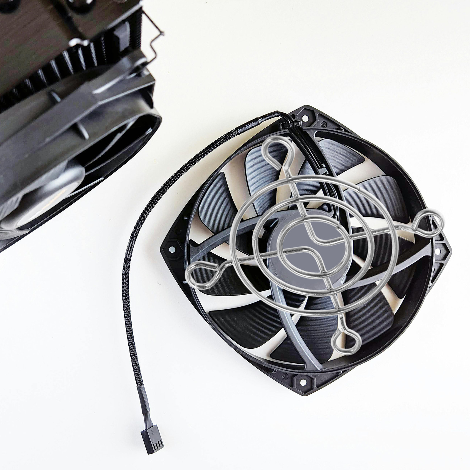 ตะแกรงป้องกันพัดลมระบายความร้อ - Case Fan บทวิจารณ์และราคา